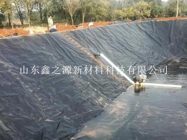 HDPE土工膜的施工細(xì)節(jié)部位該如何進(jìn)行處理？