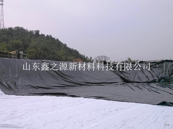 糙面養(yǎng)殖防滲膜鋪設(shè)過程中有哪些注意事項(xiàng)？