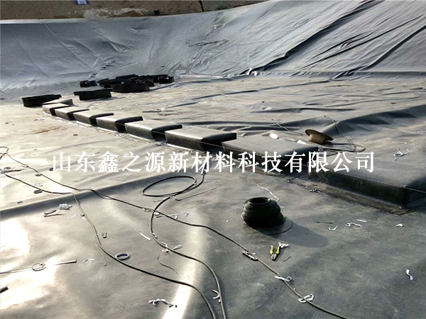 魚(yú)塘養(yǎng)殖防滲膜鋪設(shè)：創(chuàng)新施工，高效防滲的綠色養(yǎng)殖新篇章