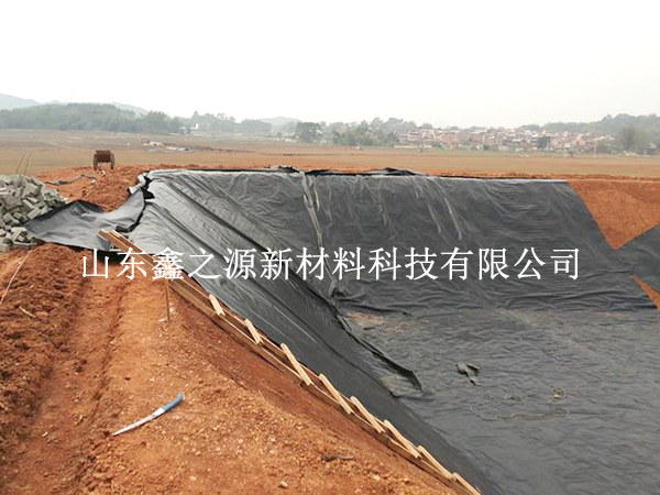 油田防滲膜的施工鋪設(shè)如何進(jìn)行精確焊接？